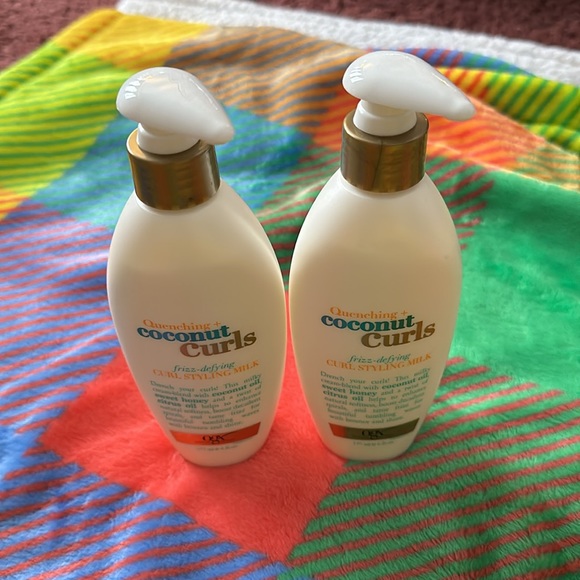 OGX Coconut Curls Frizz Defying Curl Styling Milk - Picture 7 of 7